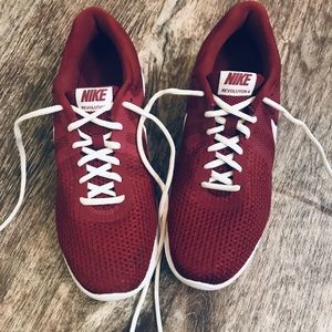 Women’s Nike shoes 8.5